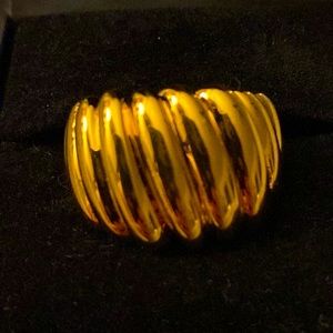 Italy 14 karat gold cigar band, size 6 Gold like new. No returns